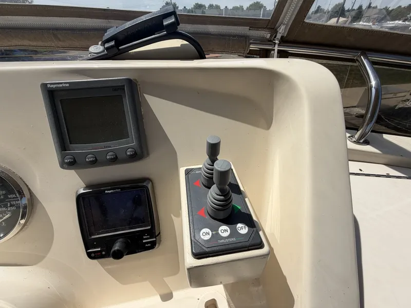 Slide: The Image of Mainship 34 Trawler 2006 - 7140973