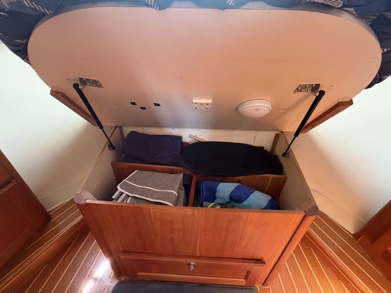 Slide: The Image of Mainship 34 Trawler 2006 - 7141022