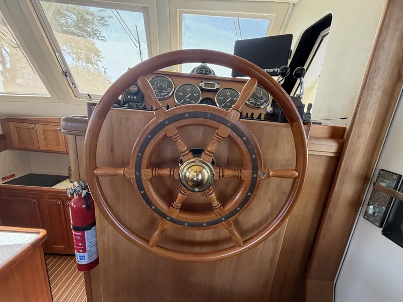 Slide: The Image of Mainship 34 Trawler 2006 - 7141014