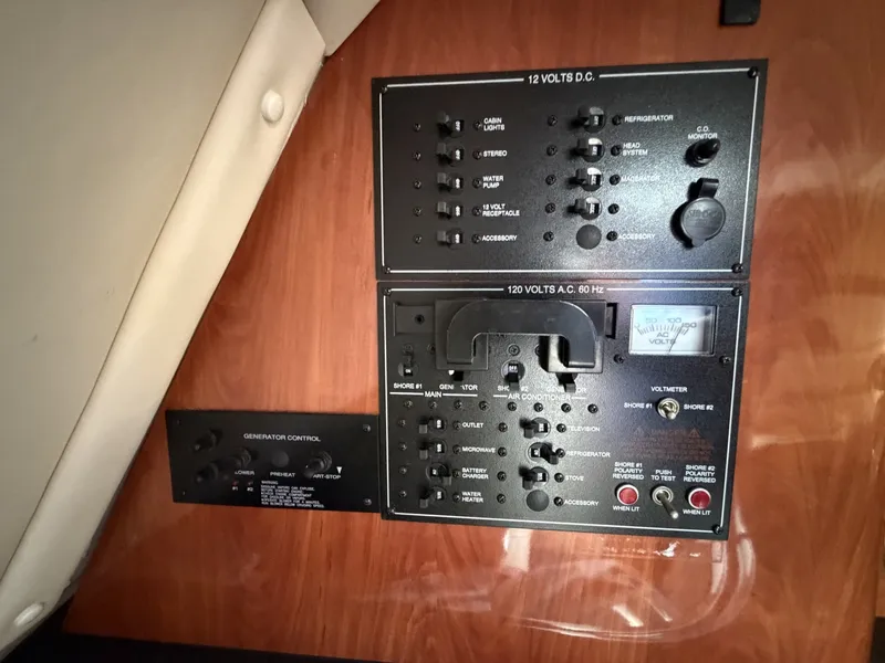 Slide: The Image of Monterey 298 Sport Cruiser 2006 - 7141094