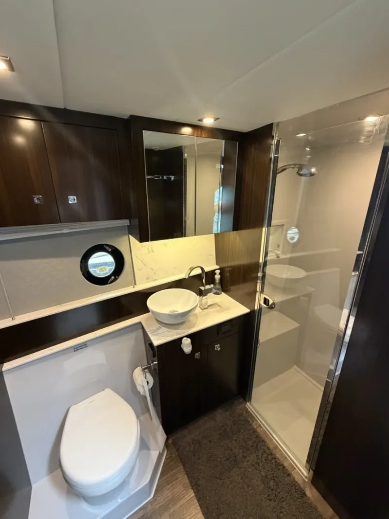 Slide: The Image of Cruisers Yachts 46 Cantius 2022 - 7150026