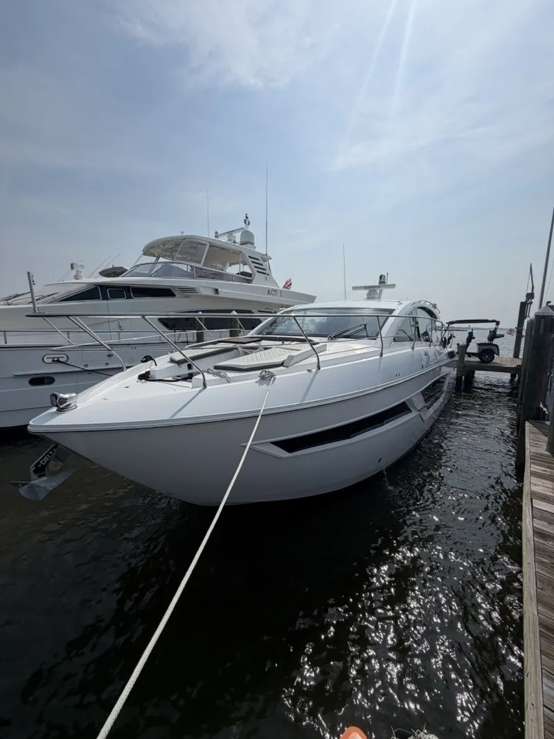 Slide: The Image of Cruisers Yachts 46 Cantius 2022 - 7150071