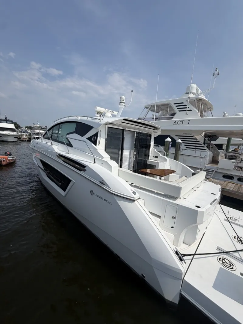 Slide: The Image of Cruisers Yachts 46 Cantius 2022 - 7150069