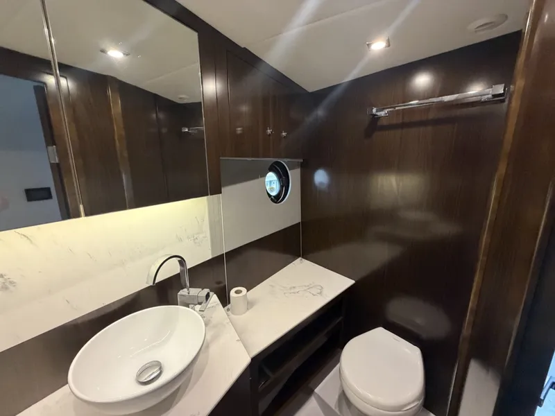 Slide: The Image of Cruisers Yachts 46 Cantius 2022 - 7150038