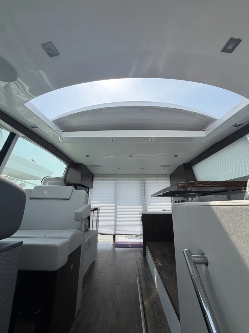 Slide: The Image of Cruisers Yachts 46 Cantius 2022 - 7150058