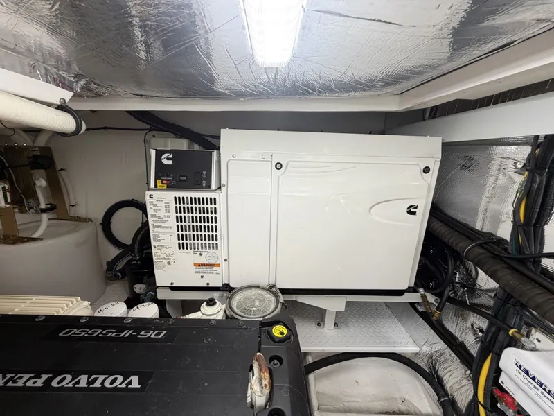Slide: The Image of Cruisers Yachts 46 Cantius 2022 - 7150063