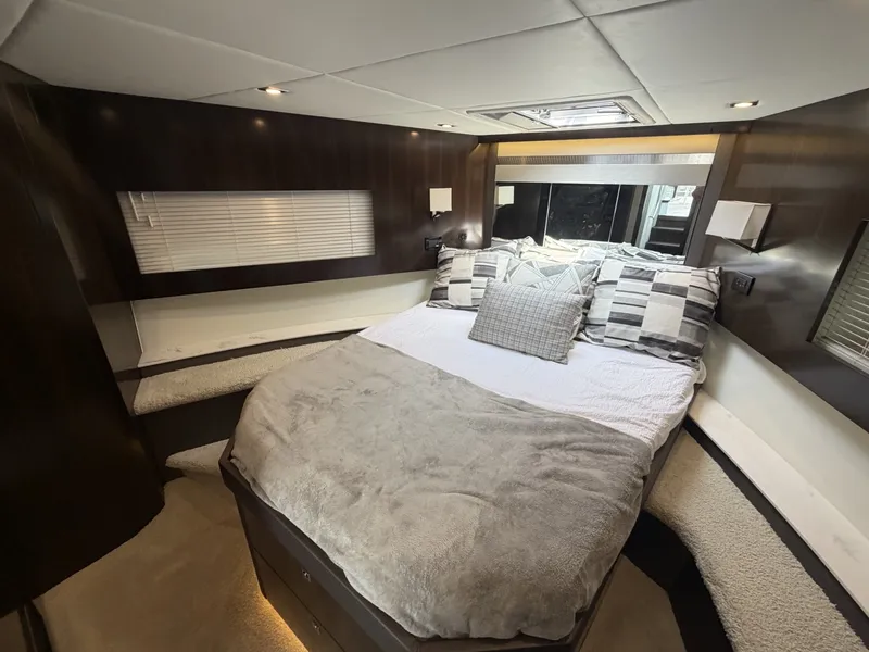 Slide: The Image of Cruisers Yachts 46 Cantius 2022 - 7150021