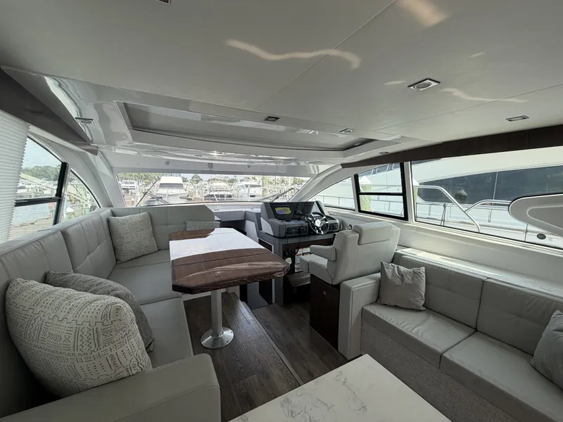 Slide: The Image of Cruisers Yachts 46 Cantius 2022 - 7150046