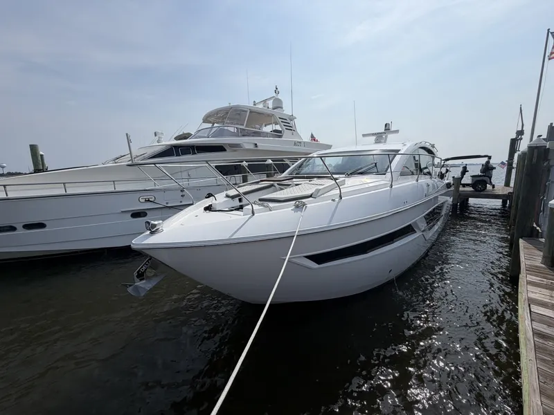 Slide: The Image of Cruisers Yachts 46 Cantius 2022 - 7150070