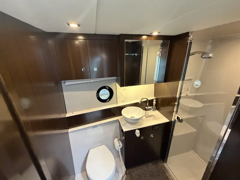 Slide: The Image of Cruisers Yachts 46 Cantius 2022 - 7150025