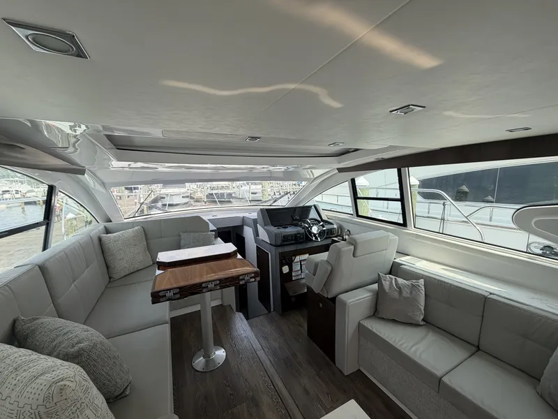 Slide: The Image of Cruisers Yachts 46 Cantius 2022 - 7150041