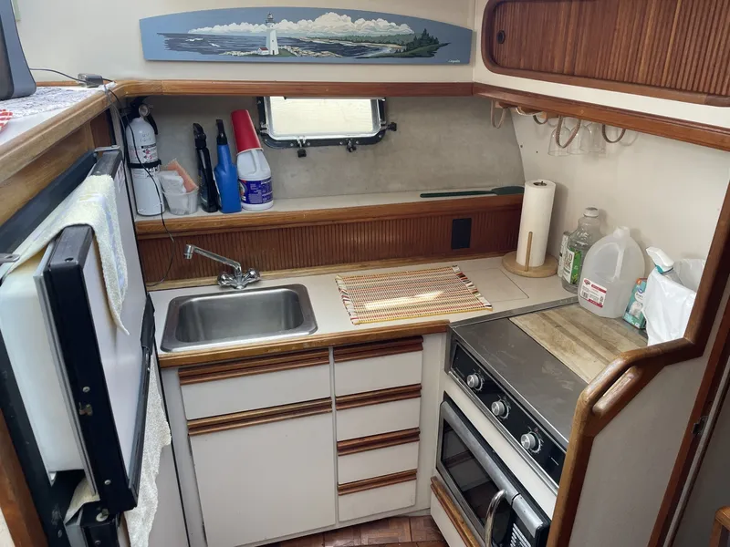 Slide: The Image of Carver Yachts 34 1989 - 7141150