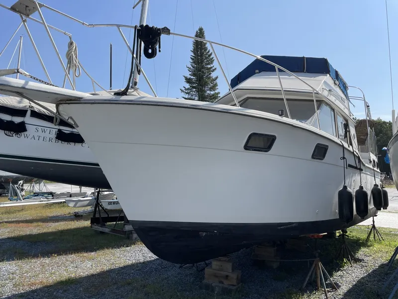 Slide: The Image of Carver Yachts 34 1989 - 7141164