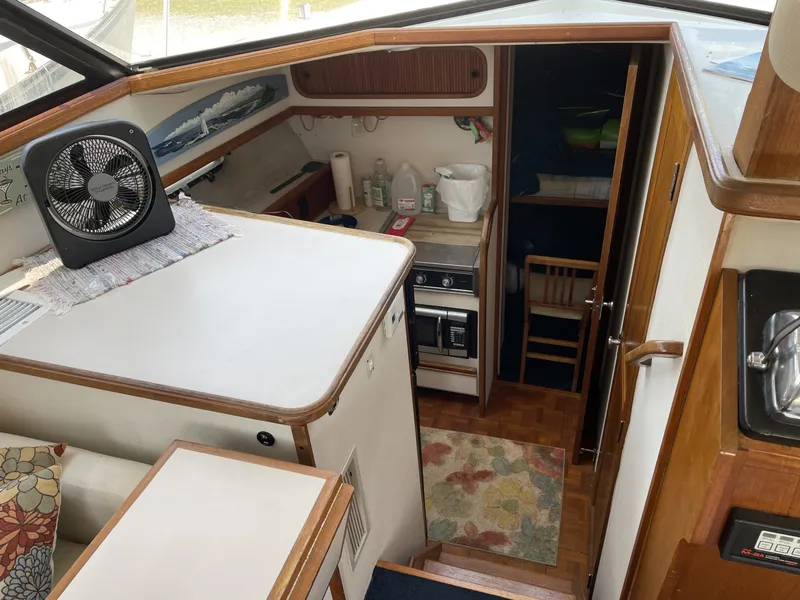 Slide: The Image of Carver Yachts 34 1989 - 7141147