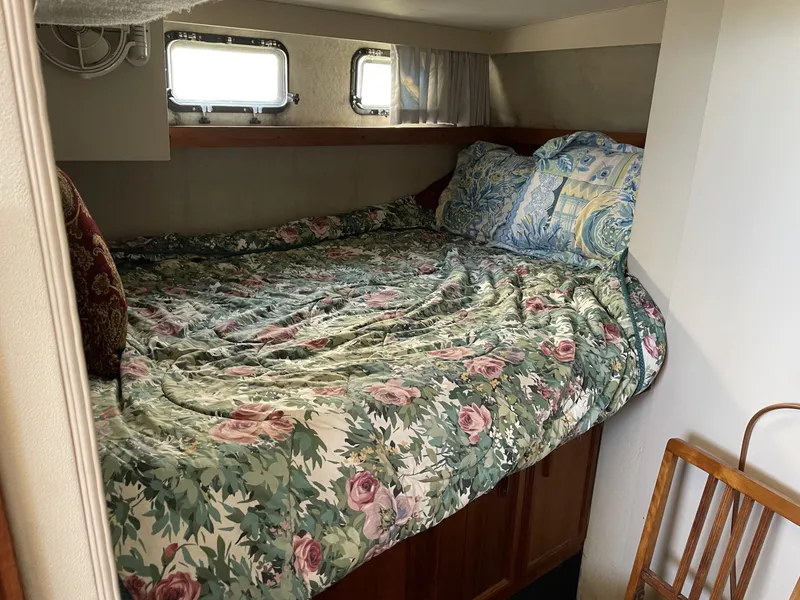 Slide: The Image of Carver Yachts 34 1989 - 7141156