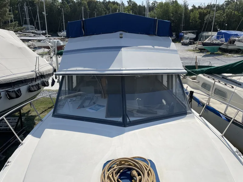 Slide: The Image of Carver Yachts 34 1989 - 7141159