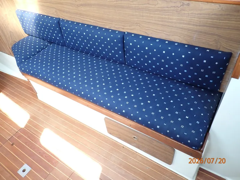 Slide: The Image of 35' Pearson salon starboard seating - 7141297