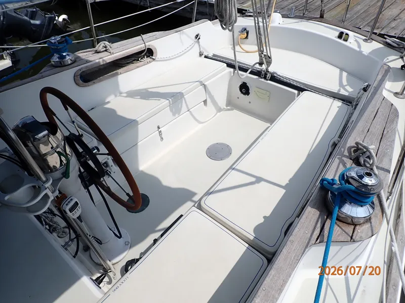 Slide: The Image of 35' Pearson cockpit1 - 7141271