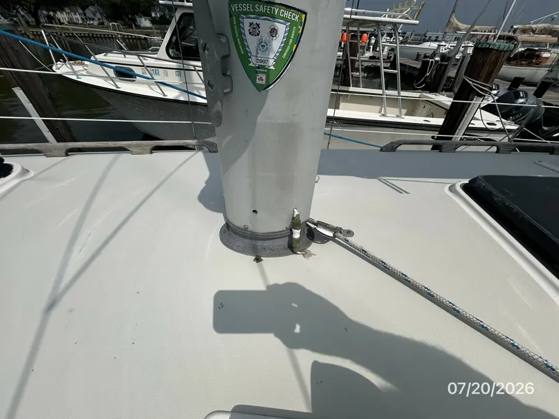 Slide: The Image of 35' Pearson mast base1 - 7141286