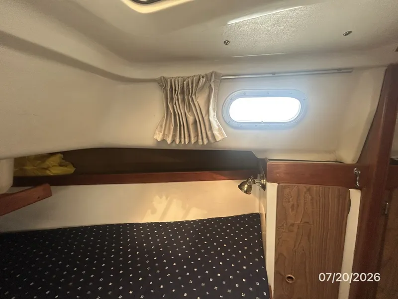 Slide: The Image of 35' Pearson stateroom starboard - 7141309