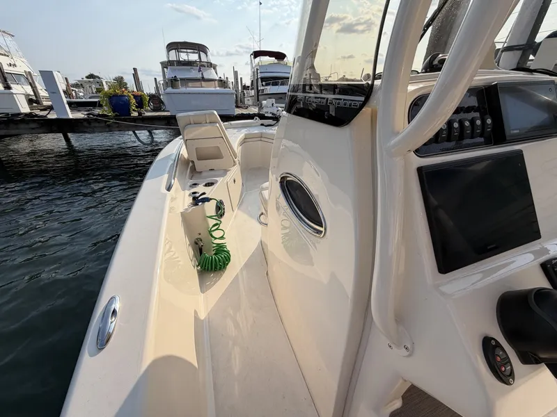 Slide: The Image of Grady-White 251 Coastal Explorer 2022 - 7141372