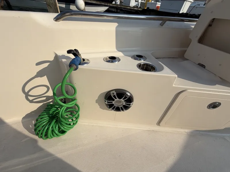 Slide: The Image of Grady-White 251 Coastal Explorer 2022 - 7141385