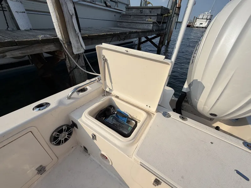 Slide: The Image of Grady-White 251 Coastal Explorer 2022 - 7141347