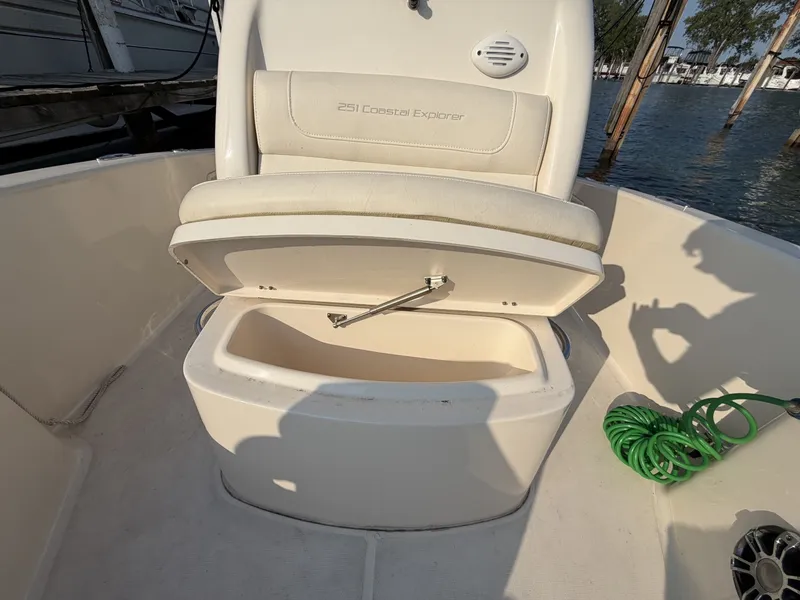 Slide: The Image of Grady-White 251 Coastal Explorer 2022 - 7141384