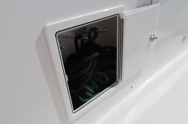 Slide: The Image of Everglades 435 Center Console 2016 - 7156040
