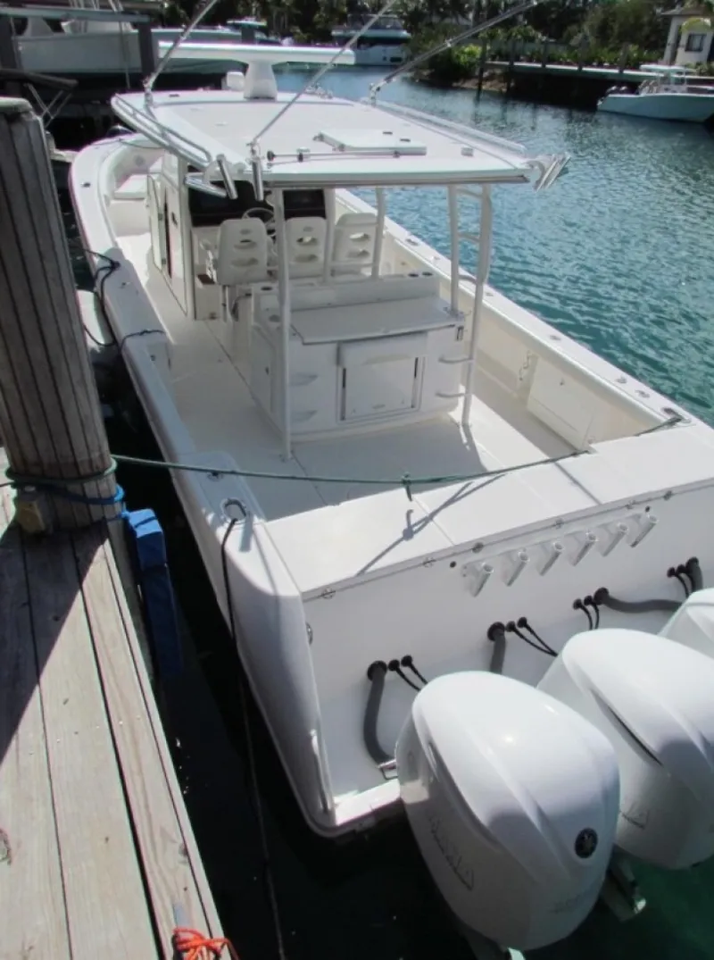 Slide: The Image of Everglades 435 Center Console 2016 - 7156039