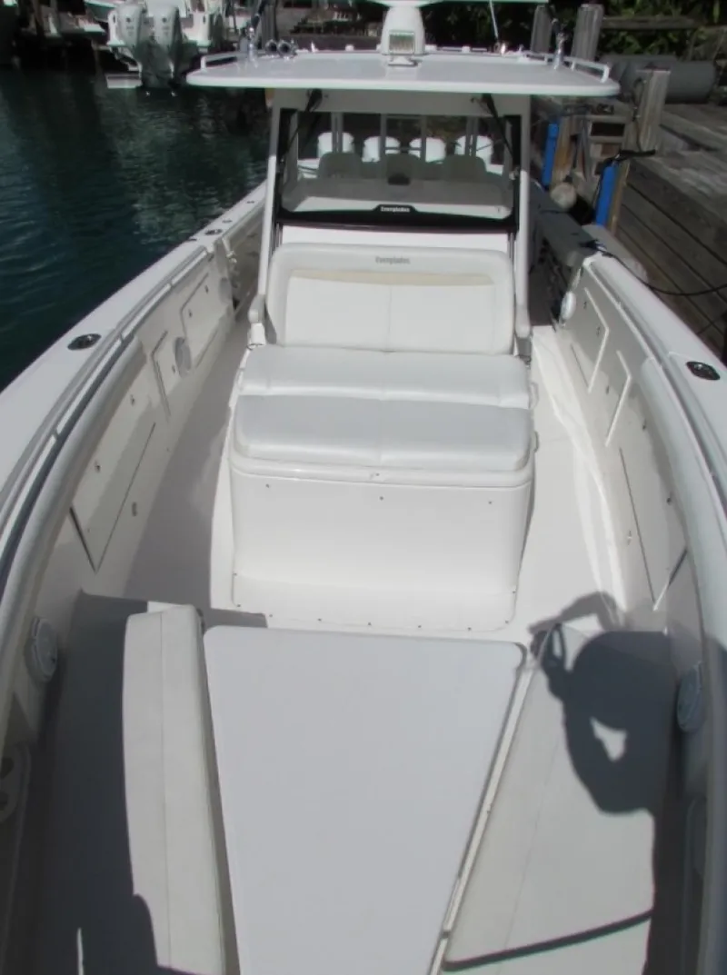 Slide: The Image of Everglades 435 Center Console 2016 - 7156031