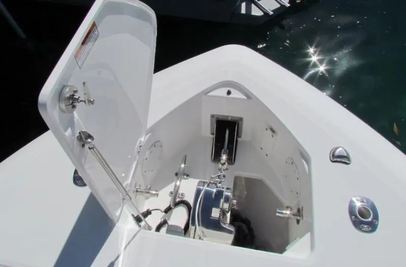 Slide: The Image of Everglades 435 Center Console 2016 - 7156018