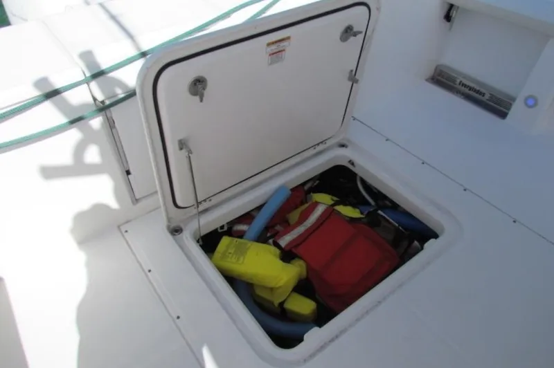 Slide: The Image of Everglades 435 Center Console 2016 - 7156055