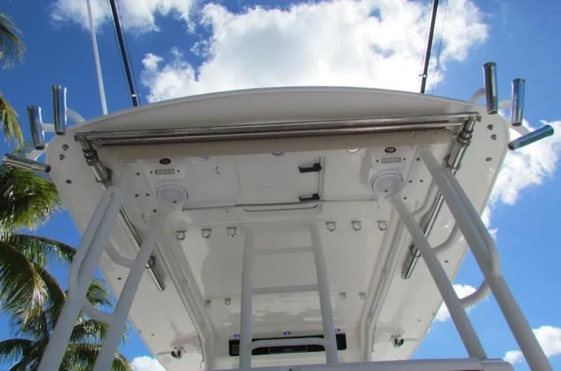 Slide: The Image of Everglades 435 Center Console 2016 - 7156042