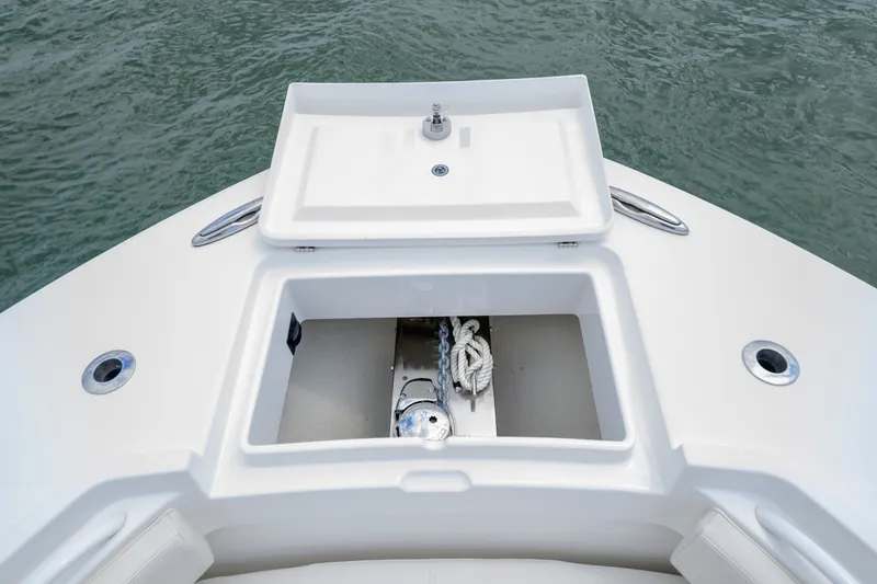 Slide: The Image of Regulator Marine 34 CC 2022 - 7385895