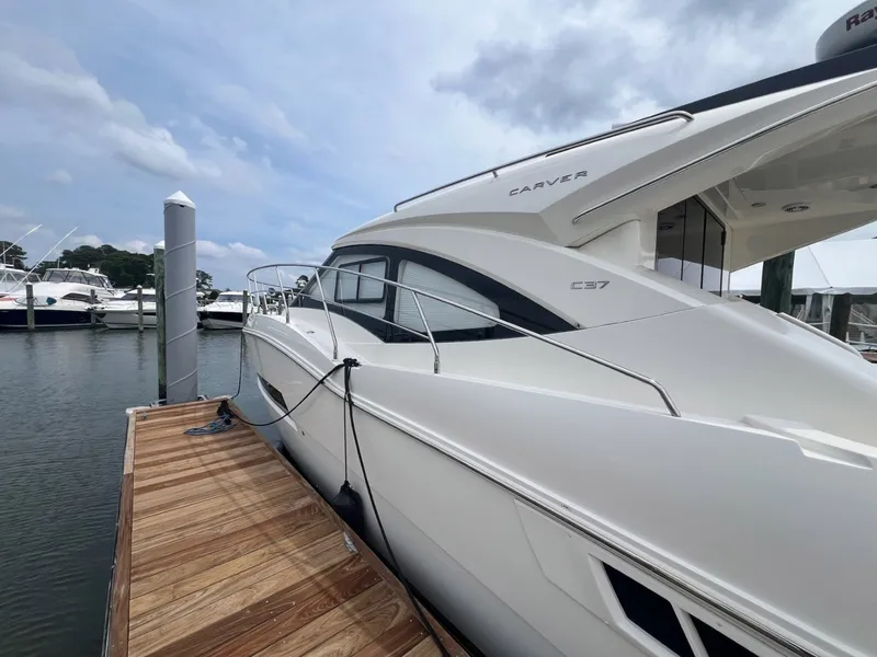 Slide: The Image of Carver Yachts C37 2019 - 7141514