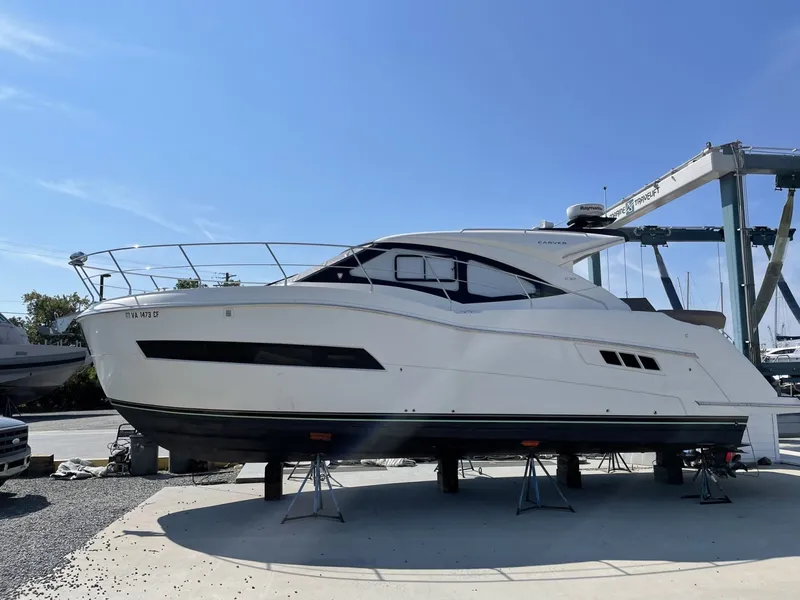 Slide: The Image of Carver Yachts C37 2019 - 7141513