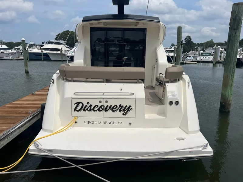 Slide: The Image of Carver Yachts C37 2019 - 7141512