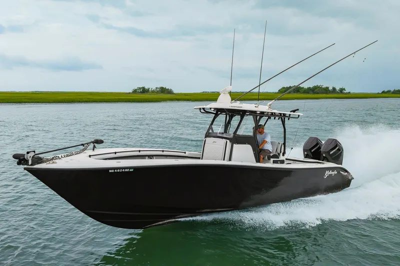 The Image of Yellowfin 32 2025 - 7141607