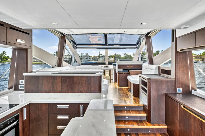 Slide: The Image of Galeon Sky 2017 - 7142098