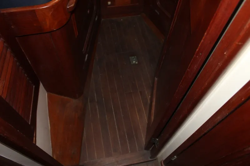 Slide: The Image of Cape George 36' Cutter 1981 - 7215782