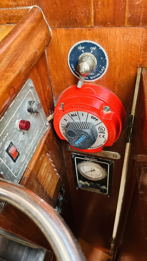 Slide: The Image of Cape George 36' Cutter 1981 - 7215843