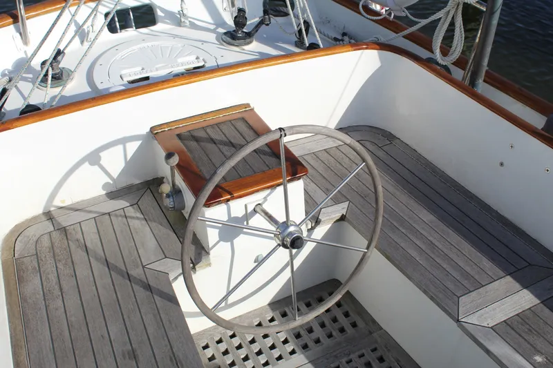 Slide: The Image of Cape George 36' Cutter 1981 - 7215768