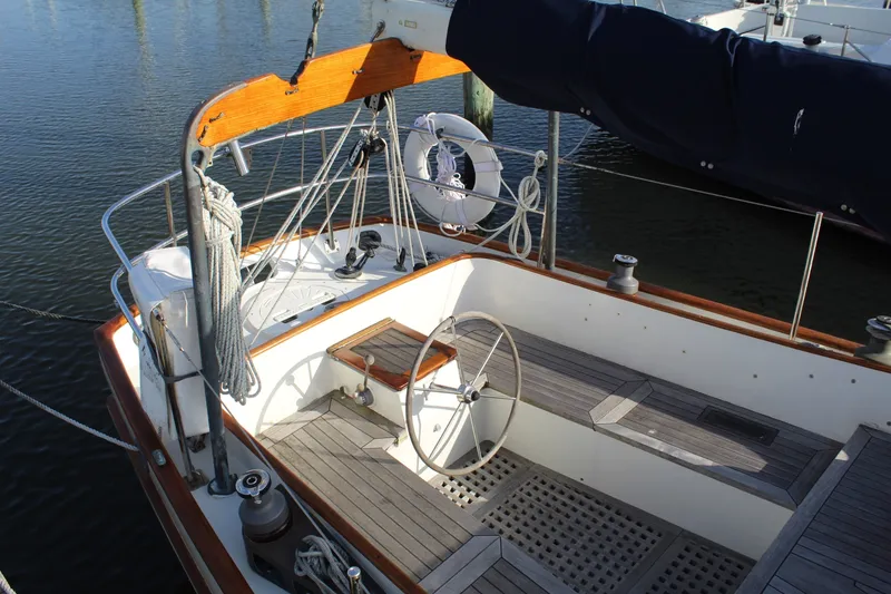 Slide: The Image of Cape George 36' Cutter 1981 - 7215801