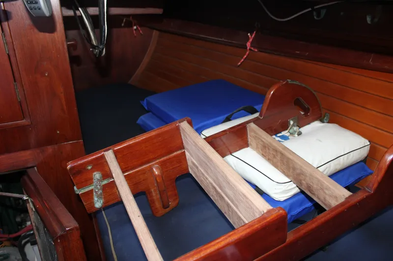 Slide: The Image of Cape George 36' Cutter 1981 - 7215774