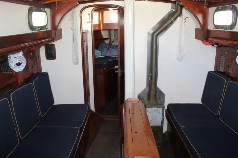 Slide: The Image of Cape George 36' Cutter 1981 - 7215791