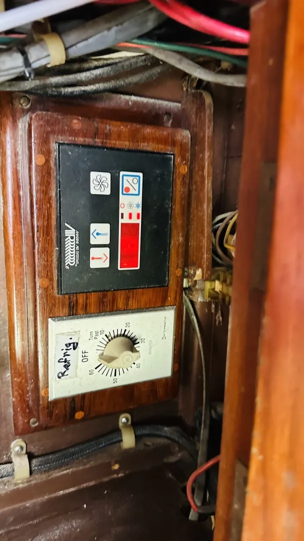 Slide: The Image of Cape George 36' Cutter 1981 - 7215841
