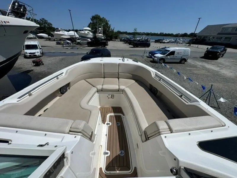 Slide: The Image of Boston Whaler 320 Vantage 2018 - 7142433