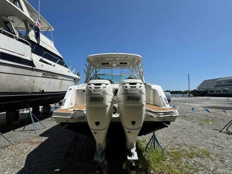 Slide: The Image of Boston Whaler 320 Vantage 2018 - 7142419