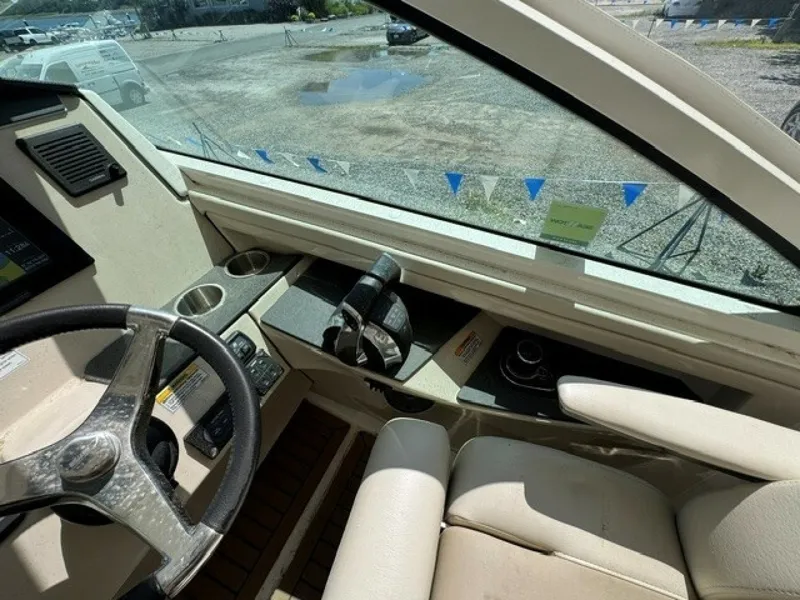 Slide: The Image of Boston Whaler 320 Vantage 2018 - 7142431